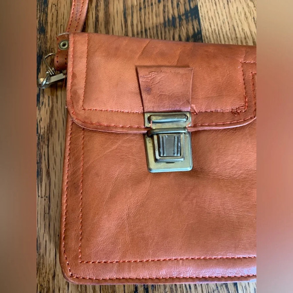 Leather purse, vintage 1970’s leather bag, boho hippie handbag wristlet - Picture 2 of 10